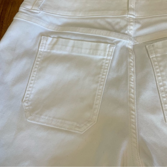 SPANX Women’s White High Waist Slimming Pull On Shorts Size Medium - Picture 6 of 10